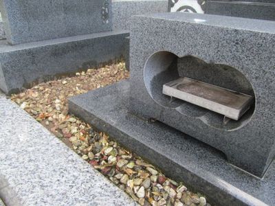 e 012.jpg